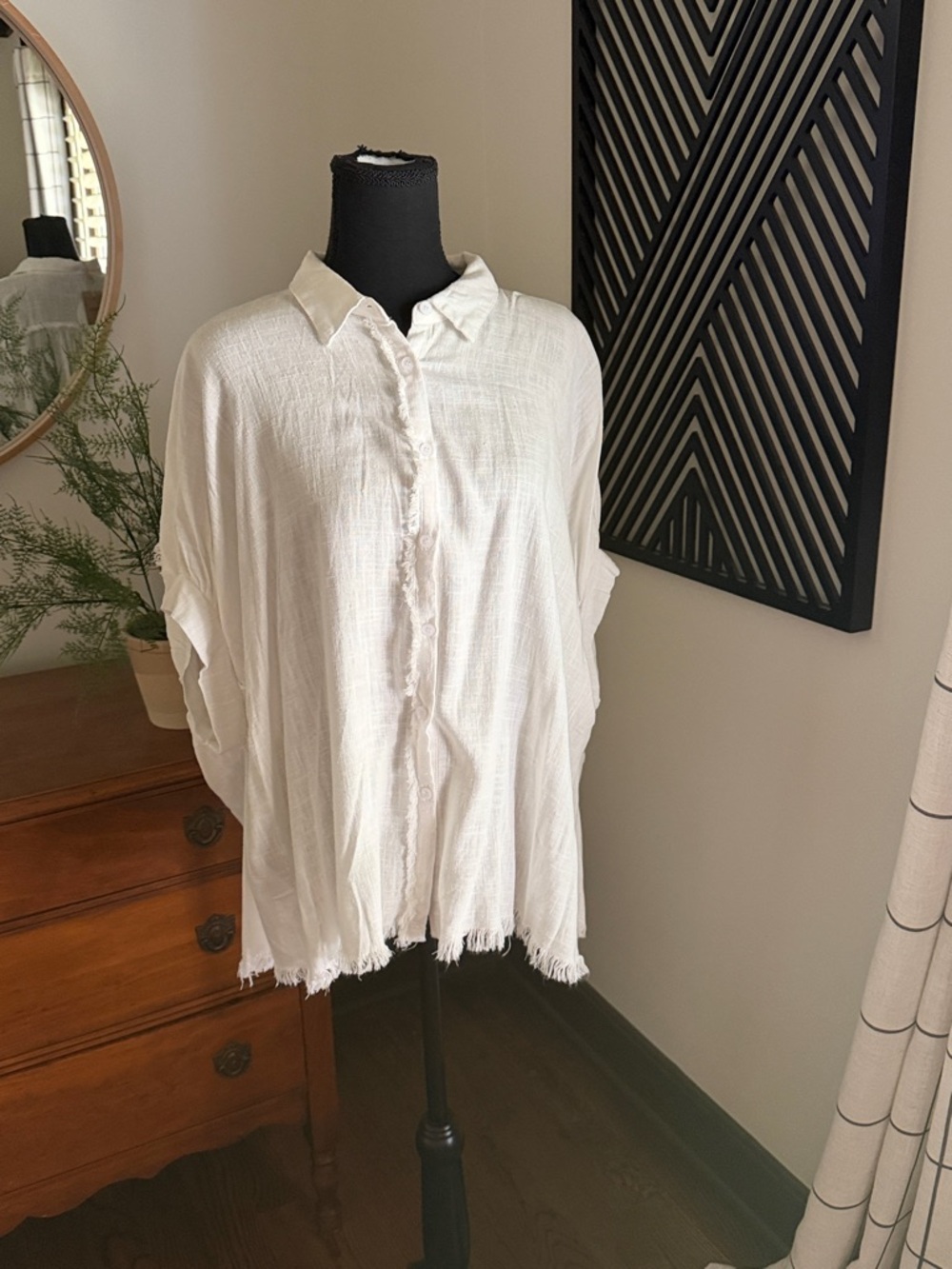 Umgee white linen poncho  Frayed Hem Tunic medium